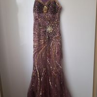 لباس مجلسی|لباس|اصفهان, نگارستان|دیوار
