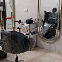 دوعدد آینه و یک ترولی فورتیک آرایشگاه  سالن زیبایی|آینه|شهرکرد, |دیوار