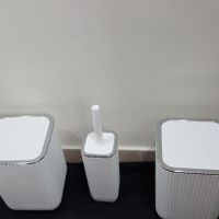 دوتا سطل و یک فرچه توالت|لوازم سرویس بهداشتی|تهران, پونک|دیوار