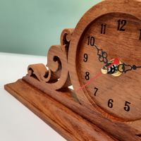 ساعت رومیزی چوبی مناسب کادویی