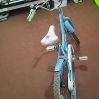 دوچرخه دخترانه خوشرنگ   سالم  لاستیک سفید|دوچرخه، اسکیت، اسکوتر|کرج, ساسانی|دیوار