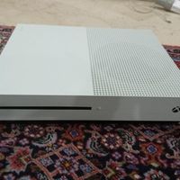 xbox one  یک ترابایت دو دسته به همراه کیف و شارژر|کنسول، بازی ویدئویی و آنلاین|تهران, قلهک|دیوار