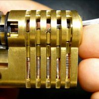 کلیدسازی گاوصندوق باز کردن قفل ماشین در ضد‌سرقت|خدمات پیشه و مهارت|شیراز, شهرک گلستان|دیوار
