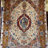 فرش دستباف گلفرنگ طلایی|فرش|مشهد, آیت الله خامنه‌ای|دیوار