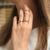 انگشتر حلقه رینگ ساده طلایی نقره ای استیل|بدلیجات|قم, صفاشهر|دیوار