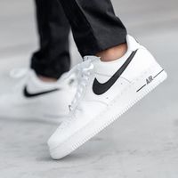 نایک ایرفورس 1 سفید تیک مشکی Nike Air Force 1|کیف، کفش، کمربند|تهران, پیروزی|دیوار