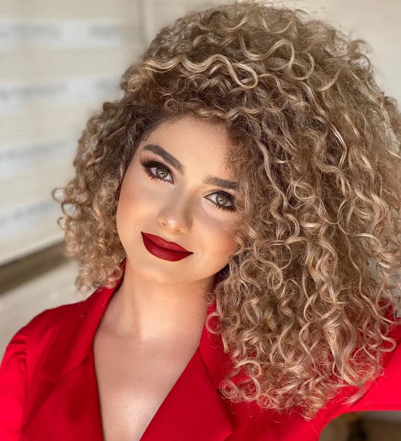 میکاپ وشنیون عروس ومحفلی+آموزش درشاهینشهرواصفهان|خدمات آرایشگری و زیبایی|شاهینشهر, عطار|دیوار