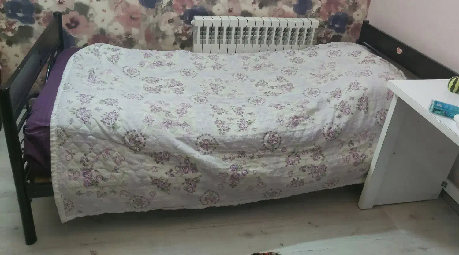 یک عدد تخت فلزی یک طبقه|تخت و سرویس خواب|مشهد, نیروی هوایی|دیوار