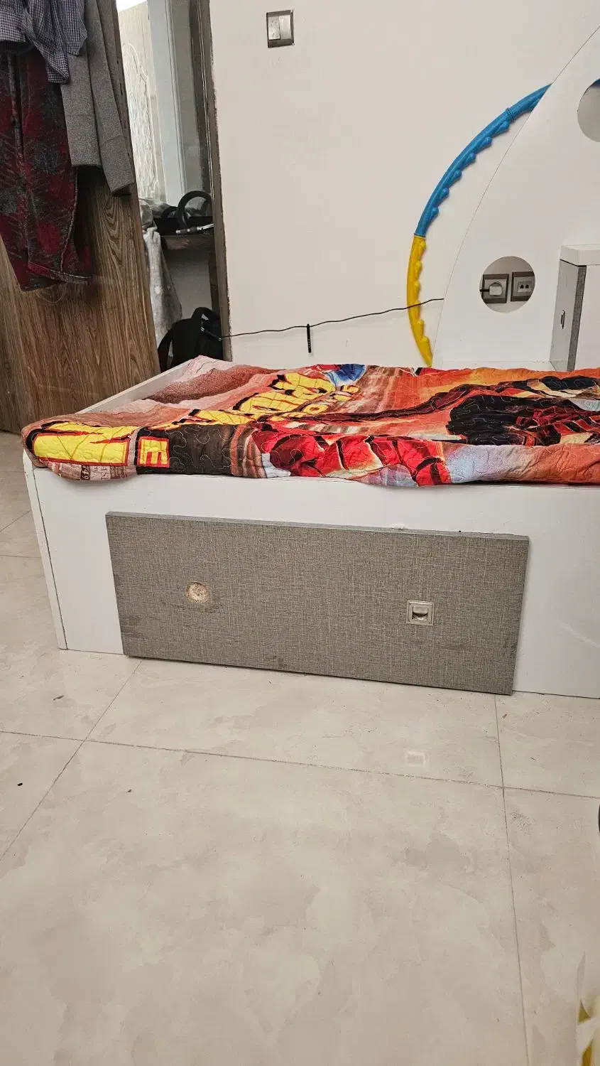 تخت دو طبقه برند رنگین چوب|تخت و سرویس خواب|گلبهار, شهر جدید گلبهار|دیوار