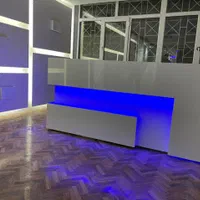 میزپیشخوانMDFطرح سنگ کانترمنشی اطلس با نور رستوران