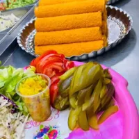 به چند نفر همکار در فست فود نیازمندیم|استخدام خدمات فروشگاه و رستوران|تبریز, |دیوار