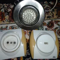 تعدادی کلید و پریز