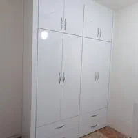 کمد دیواری.