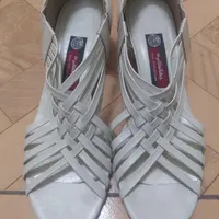 صندل تابستونی سایز ۳۹ و کفش سایز ۳۷