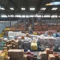 کارگر شاغل در انبار