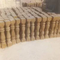 صراحی، نرده سنگی، پایه ستون