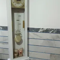 ساعت و مبل