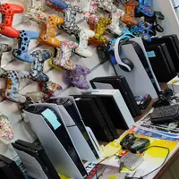 دستگاه بازی پلی فایو یا فور یا ایکس باکس