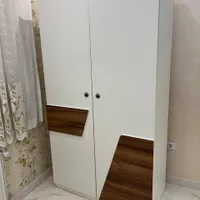 کمد بهمراه آینه در حد نو