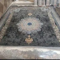 تعداد زیادی فرش قالی ب دلیل نیاز مالی
