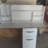 میزکار با کتابخانه