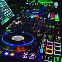 دیجی خانم /استودیو /Dj