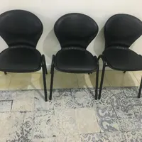 سه عدد صندلی مشکی چرم