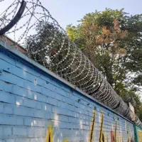 تولید فروش ونصب  سیم خاردار  توری پاسیو پایه بتنی