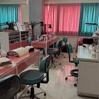 اجاره میز ویژه ناخنکاران حرفه ای و دارای مشتری|اجارهٔ دفتر کار، اتاق اداری، مطب|اصفهان, محله سفلی|دیوار