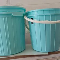 سطل درب دار