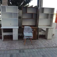 میز تحریر و کتاب خانه