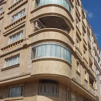 بالکن.          شیشه ای    آشپزخانه.          کثیف