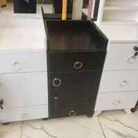 صندلی آینه کنسول ترولی تخت تتو پاف میز کاشت ناخن|آرایشگاه و سالن‌های زیبایی|شیراز, شهرک فرزانگان|دیوار