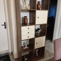 دو عدد ویترین (کتابخانه)