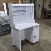 میز تحریر کتابخانه دار