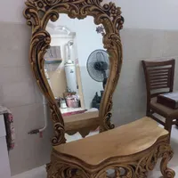 میز و ایینه