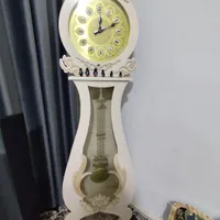 ساعت ایستاده سالم و تمیز