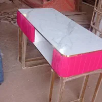 میز ناخن. پارچه خور