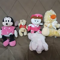 تعدادی عروسک