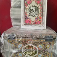 قرآن(۳۰جزء)|کتاب و مجله مذهبی|اصفهان, محله سفلی|دیوار