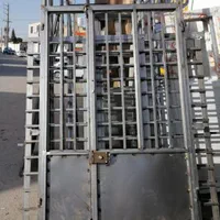 درب و پنجره آلومینیومی+آهنی در چوبی اتاقی با فریم|مصالح و تجهیزات ساختمان|شیراز, محراب|دیوار