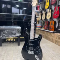 گیتار الکتریک|گیتار، بیس، امپلیفایر|رباط‌کریم, رباط‌کریم|دیوار