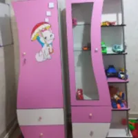 یک عدد کمد بچه