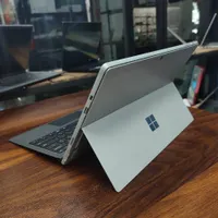 surface pro 5 در حد آک با قلم ،سیمکارتخور