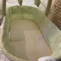 تخت نوزادی کنار مادر