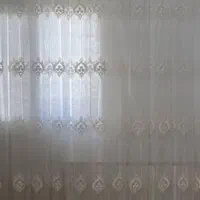 پرده شسته شده تمیز و سالم