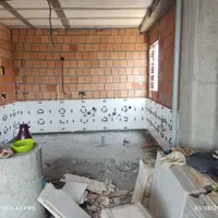 شاگرد کاشی کار ماهر میخام