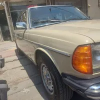 بنز مدل ۹۸۰ میلادی  رنگ کرم ۲۳۰