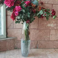 تعداد گل روز بلندبا گلدان کریستال کاملا سالم