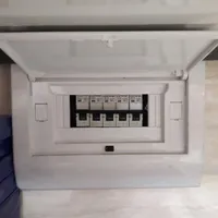 سیم کشی و خرده کاری برق .لوستر